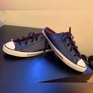 Ladies leather converse slip ons size 9